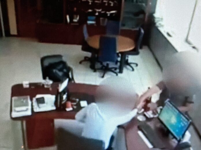 Un'immagina tratta dai video della Polizia